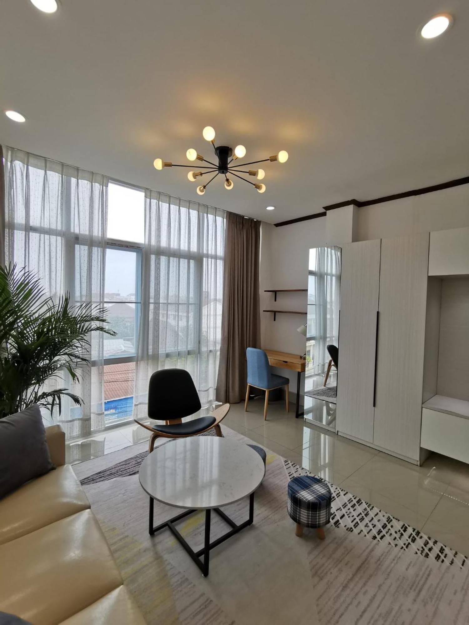 Artist Golden Loft Paris - Vientiane Homestay Duplex Triplex Extérieur photo